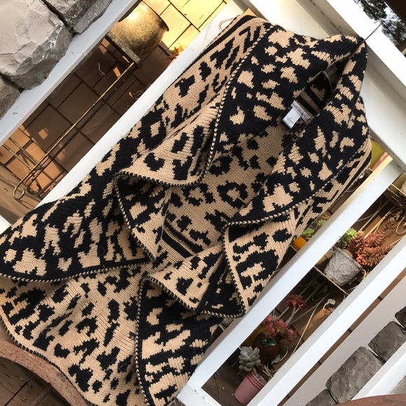 JohnPaulRichard Sweaters - John Paul Richard acrylic sleeveless peplum vest